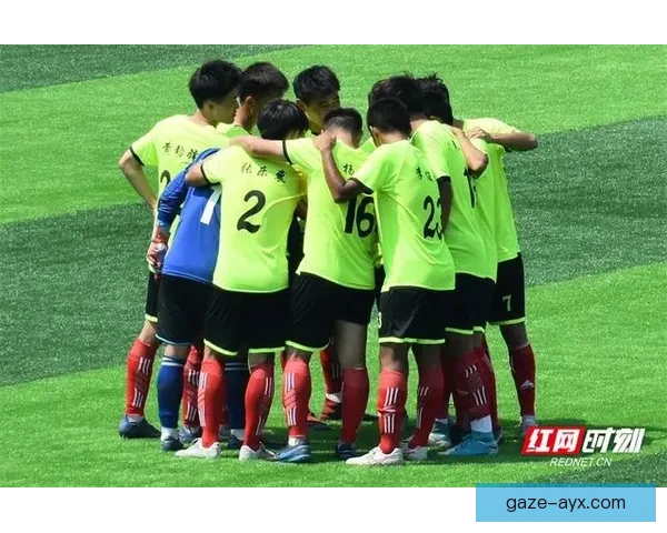 湘超赛场激战正酣 各队奋力争夺冠军宝座 展现足球激情与实力